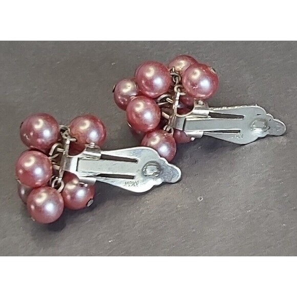 Vintage Japan Pink Pearlized Round Cluster Bead Clip On Earrings - Picture 3 of 5